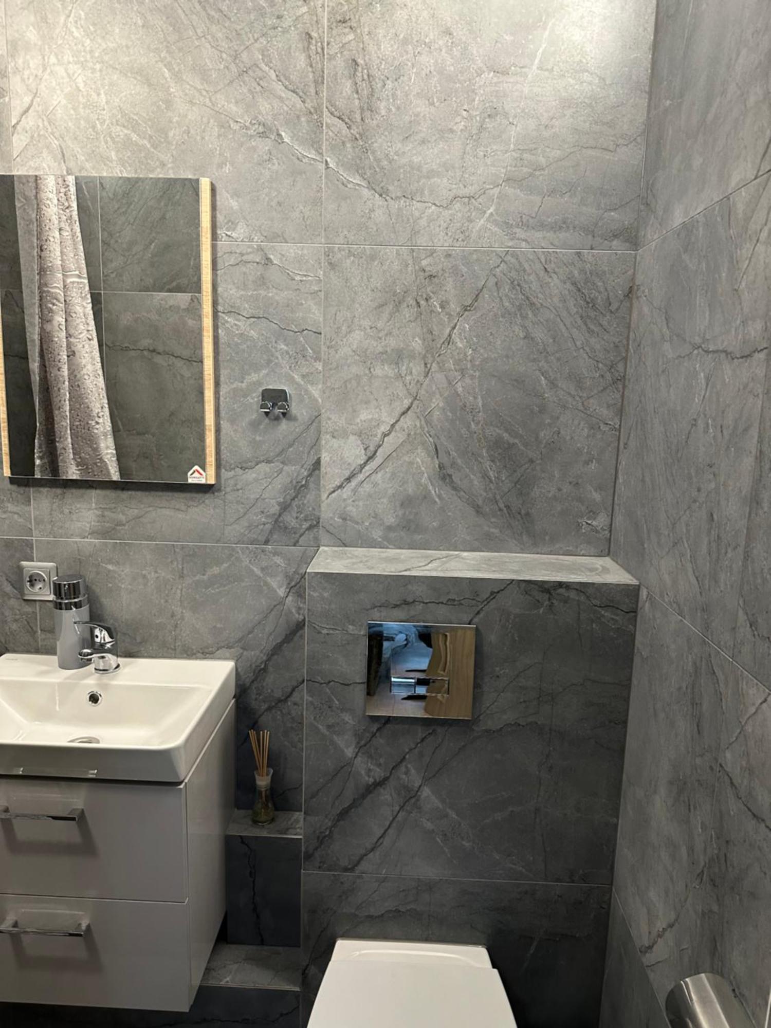 Apartment A5 *